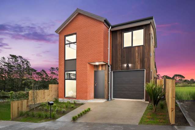 Modern Living with Seamless Indoor-Outdoor Flow