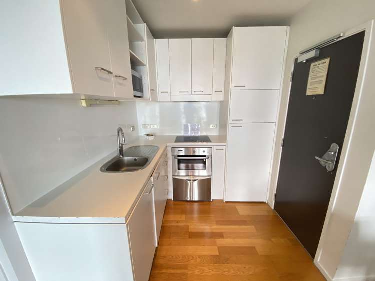 16B/16 Gore St Auckland Central_6