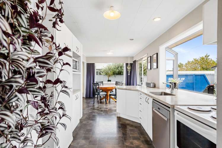 48 Robinson Crescent Tamatea_5