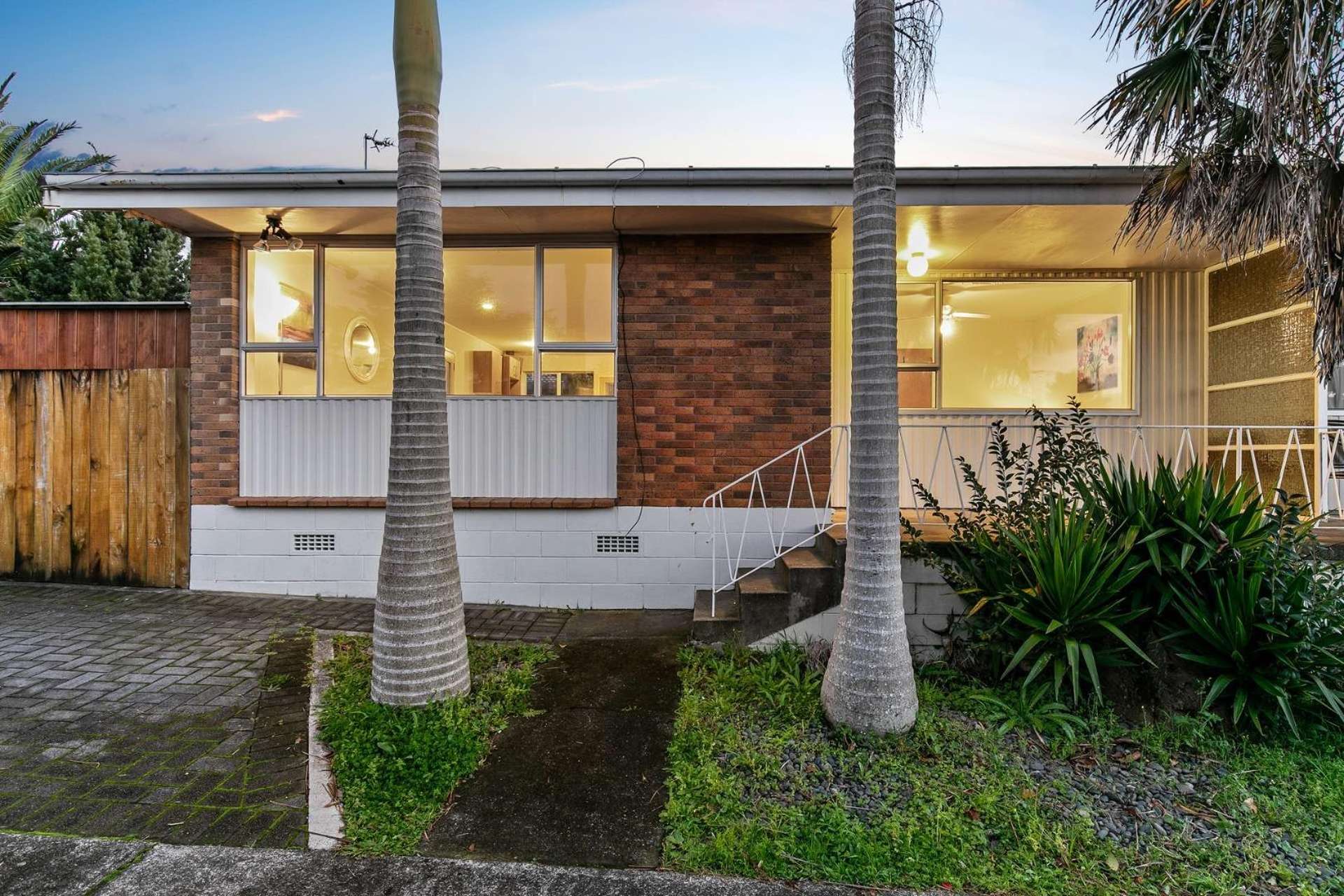 1/48 Mcleod Road Te Atatu South_0