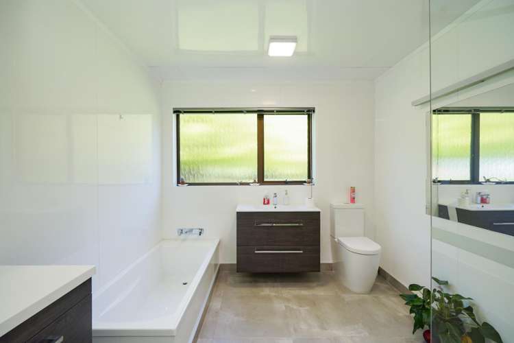 132 Grant Road Otatara_19