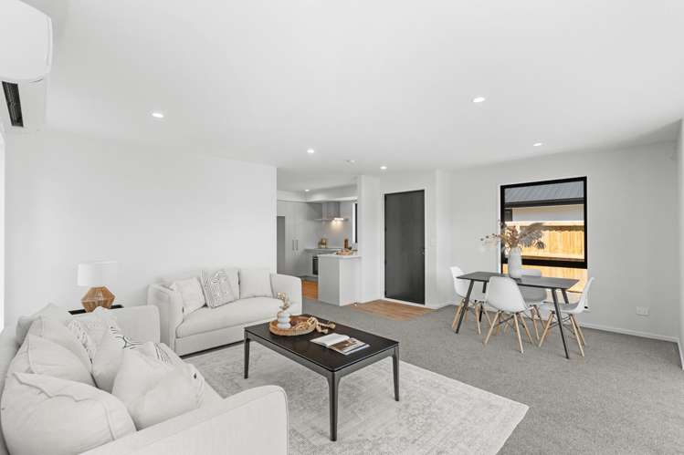 2/4 Ramore Place Redwood_5