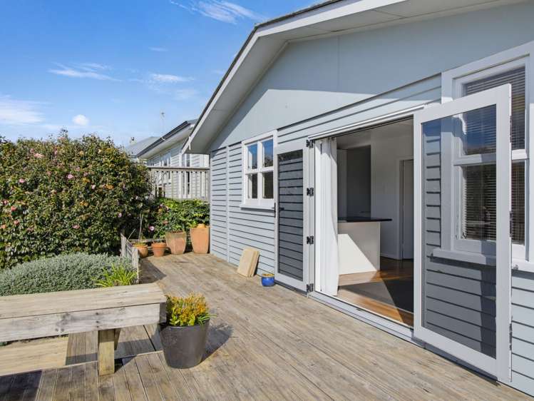 5 Mayfair Place Westown_11