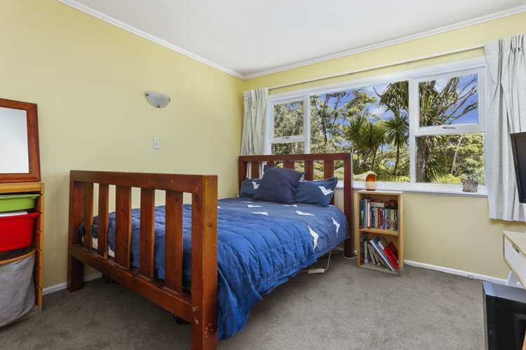 64 Woodfern Crescent Titirangi_13