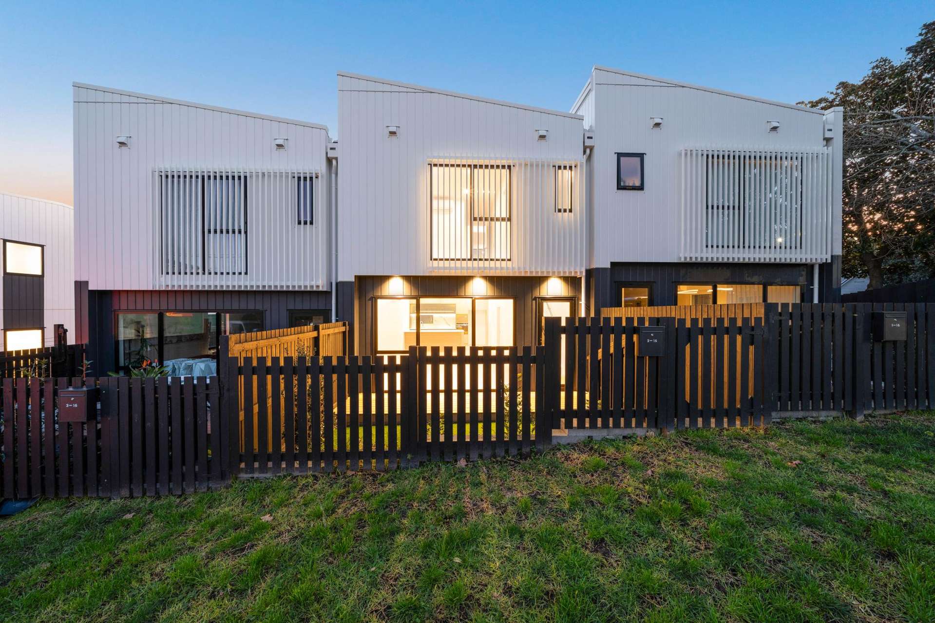 2/16 Handley Avenue Devonport_0