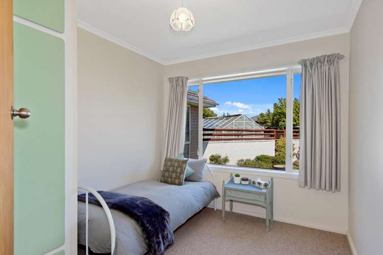 16 Wimborne Crescent Aranui_13