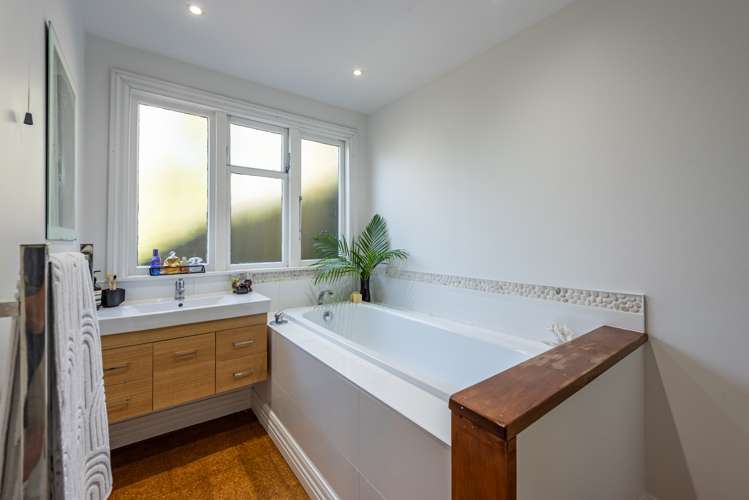 65 Te Wharepouri Street Berhampore_13