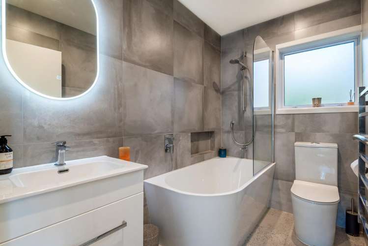 21 Willow Avenue Birkenhead_23