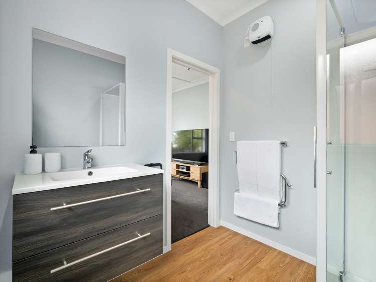 18 Crest Street Tainui_13