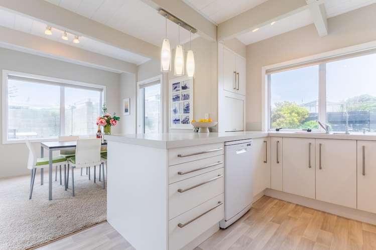 115 Field Way Waikanae Beach_10