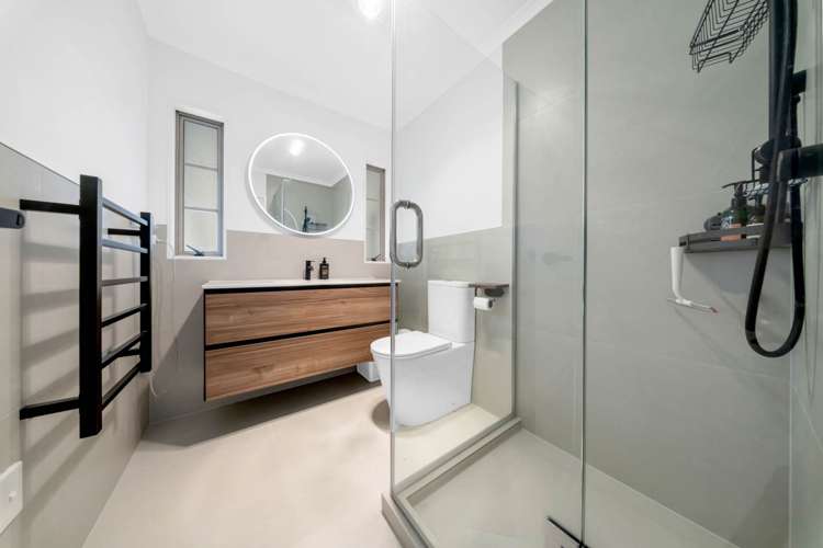 2 Dapple Place Flat Bush_11