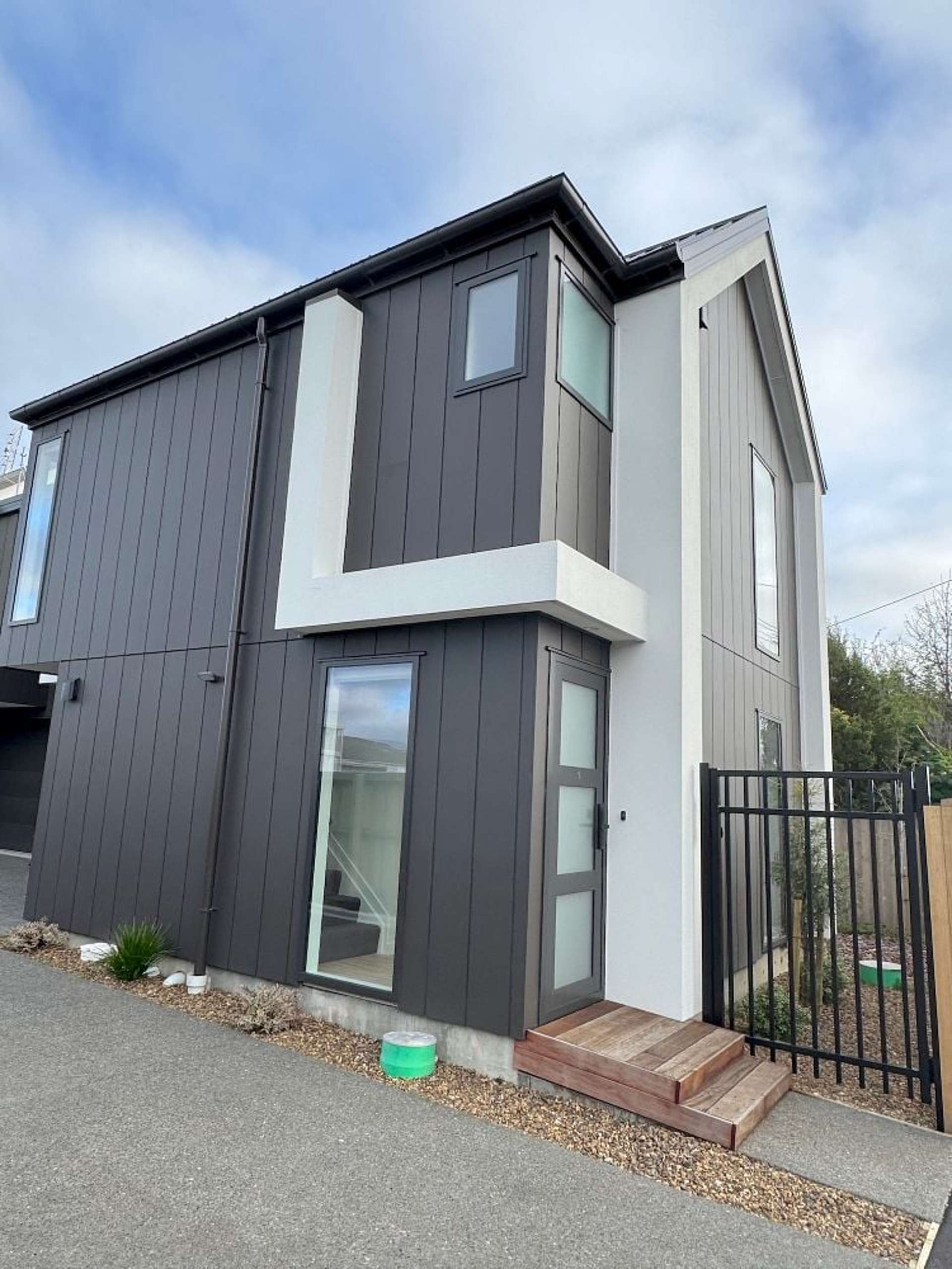 1/5 Clarence Street South Addington_0