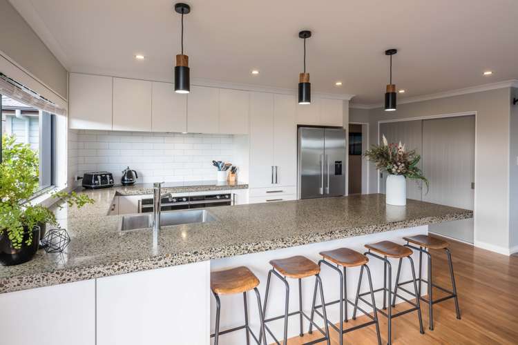 17b Huia Street Waikanae_1