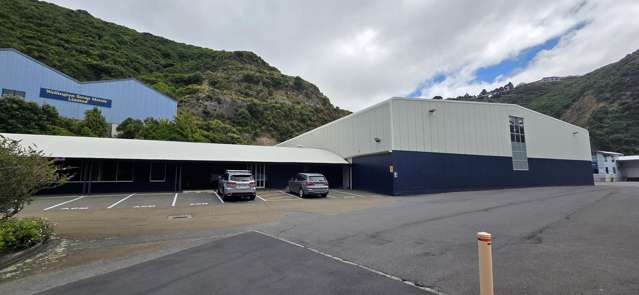 Premium Large-Format Warehouse | Unmatched Central Wellington Access