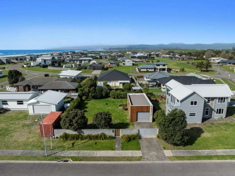 8 Muriwai Boulevard Waiotahe_10