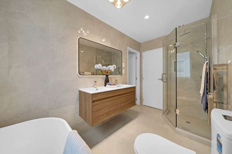 14 Ballyalton Cresent Flat Bush_18