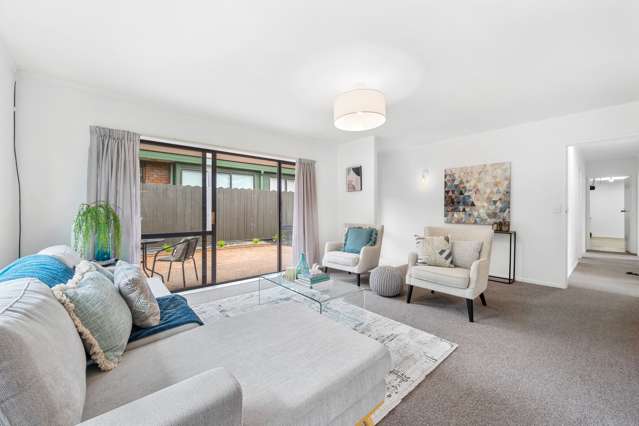 2/98 Mirrabooka Avenue Botany Downs_4