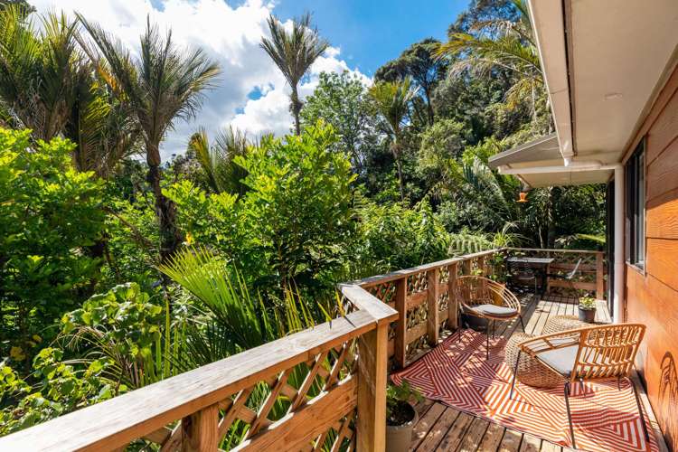 11 Valley View Road Titirangi_17