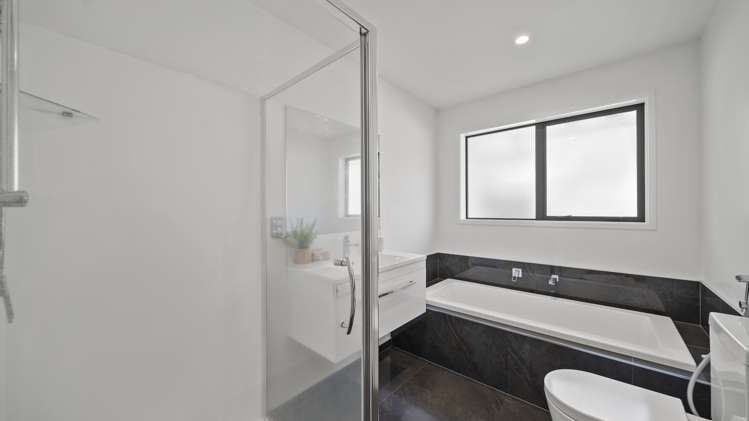 32 Robert Duncan Road Belfast_15