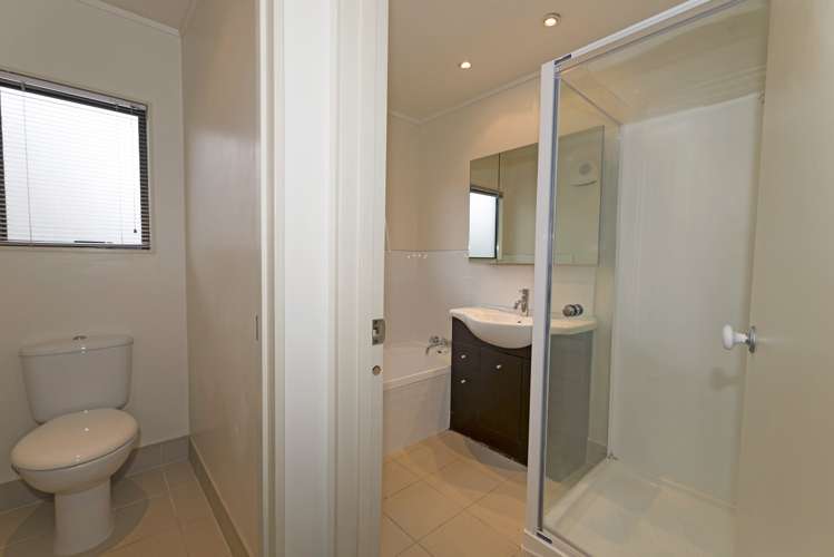 2/36 Takapu Street Henderson_13