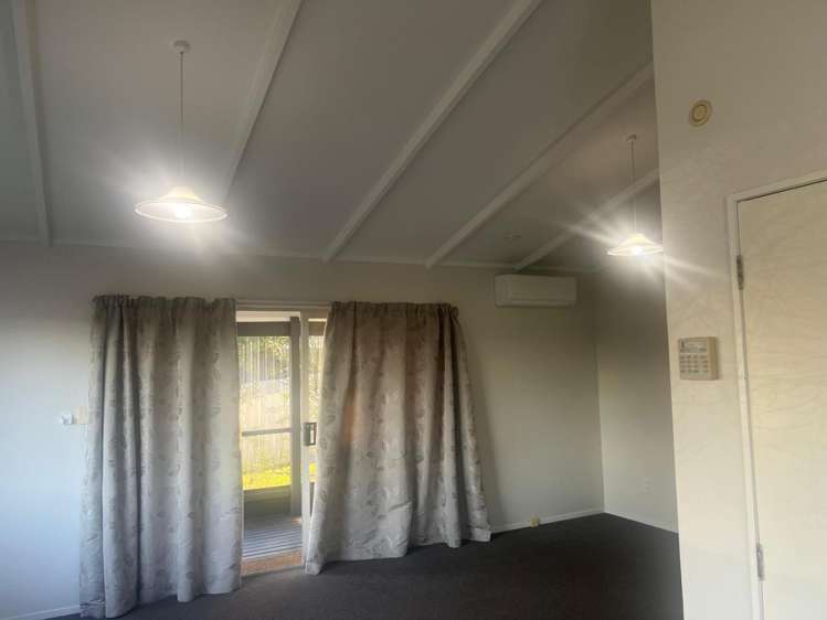 72 Vodanovich Road Te Atatu South_10