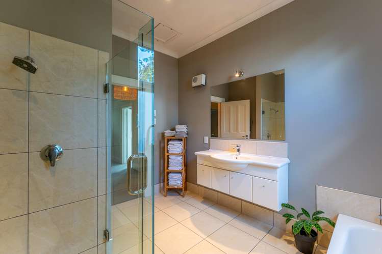 8 Saint Johns Avenue Highfield_24