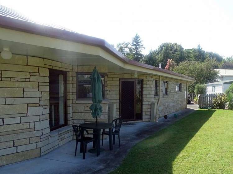 54 Thames Road Paeroa_16