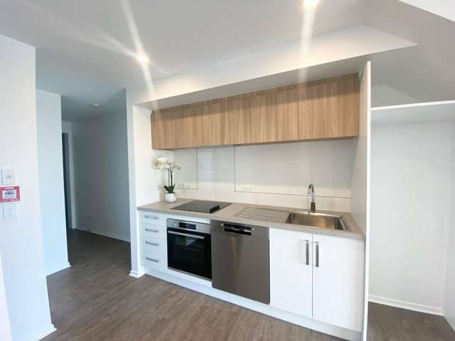 104/1 Hewitts Road Merivale - Christchurch City_4