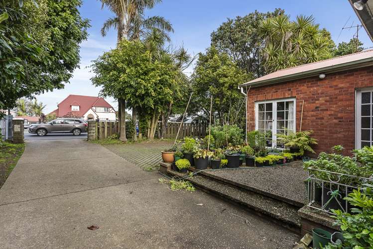 293 Massey Road Mangere East_20