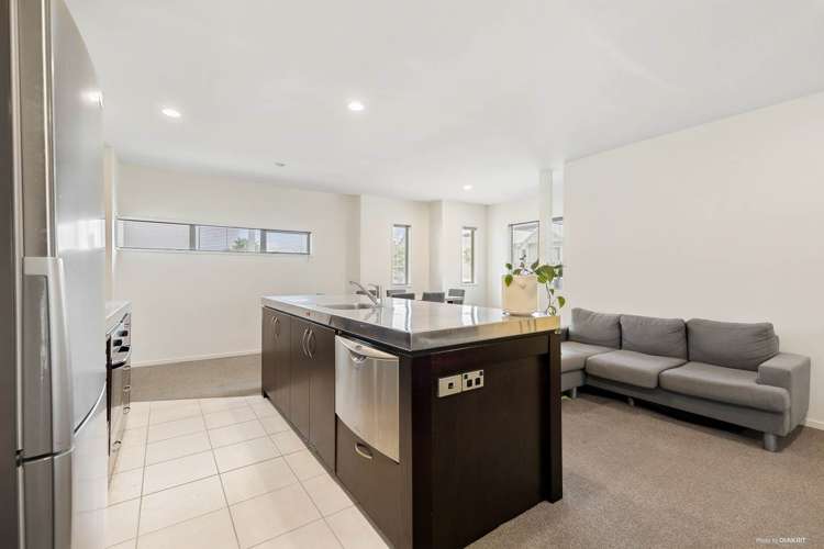 35/21 Hunters Park Drive Three Kings_13