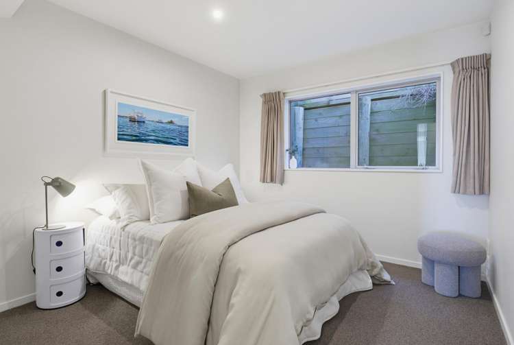352 Queens Drive Lyall Bay_18