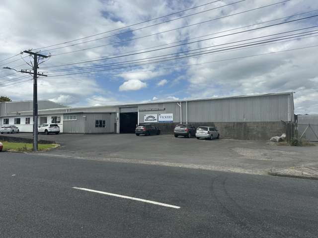 Large Waiwhakaiho Warehouse