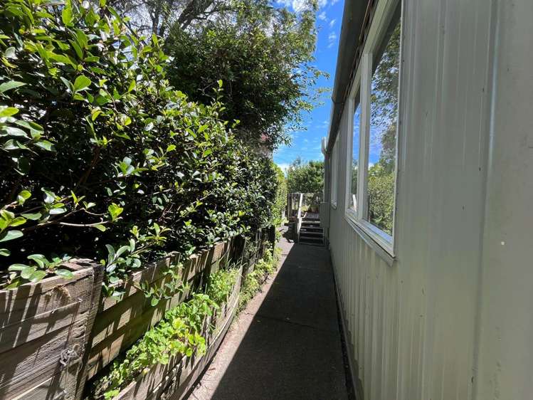 3A Earl Road Titirangi_12
