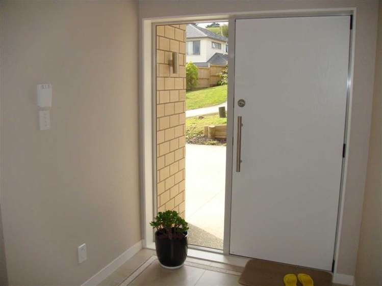 15 Woolaston Place Flat Bush_6