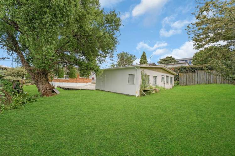 2/180 Archers Road Glenfield_22