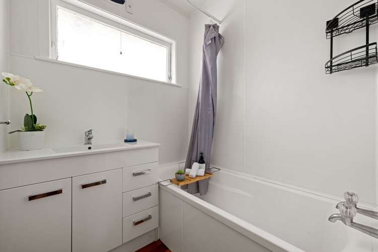 20 Jeanette Street Glenview_10