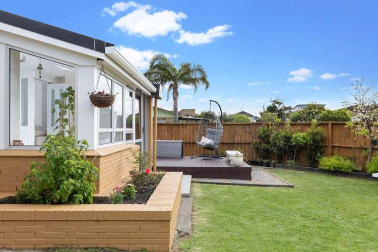 2/15 Vivian Wilson Drive Eastern Beach_17