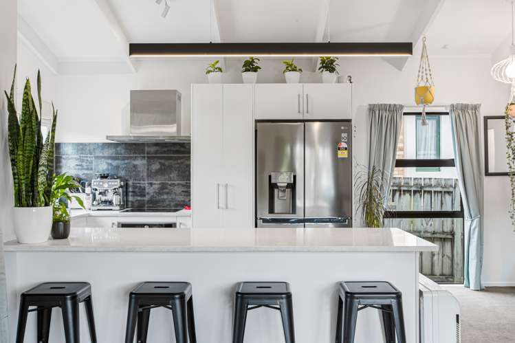 2/33 Forest Hill Road Henderson_5