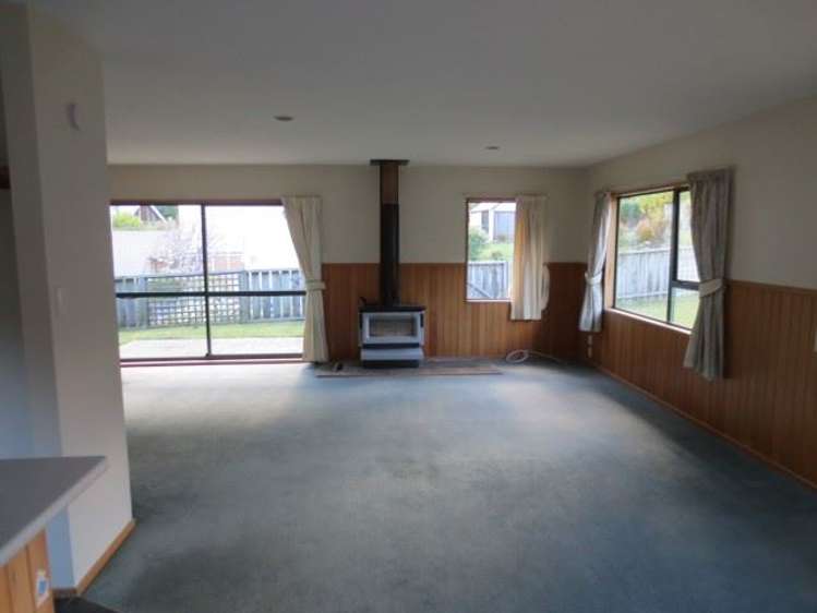 17 Williams Street Fernhill/Sunshine Bay_2