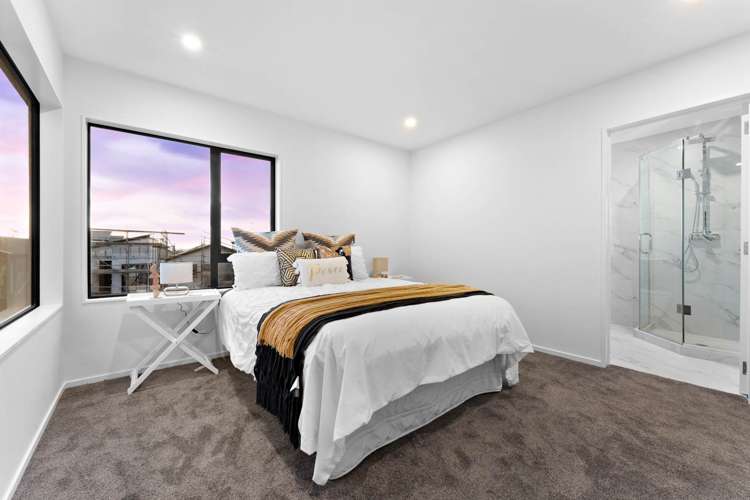 5 Taiororua Avenue Massey_11