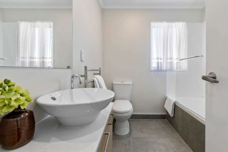 92 Arrowsmith Drive Flat Bush_16