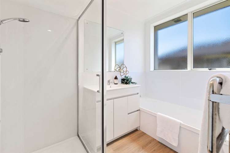 4 Waldos Way Mangere_16