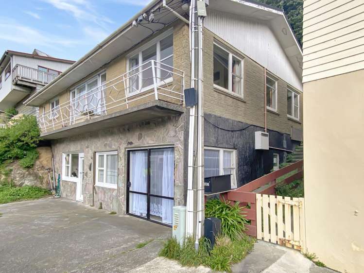 2/131 Happy Valley Road 1325_1