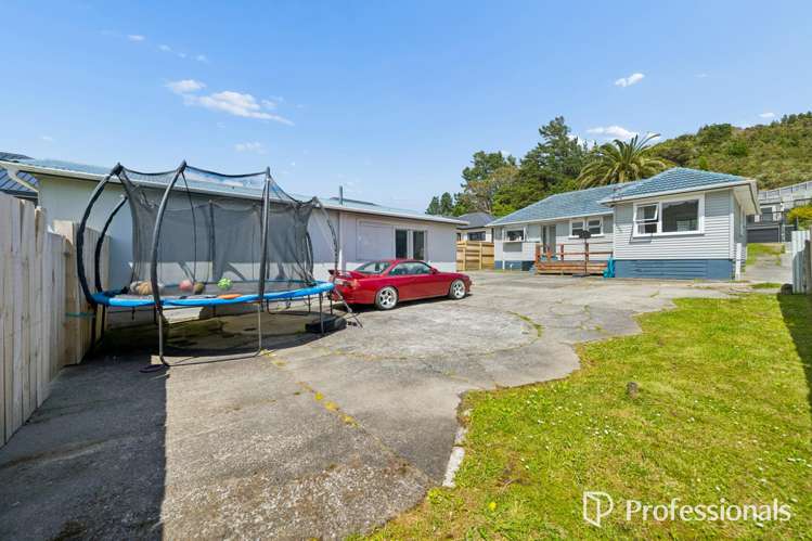 13 Main Road Wainuiomata_24