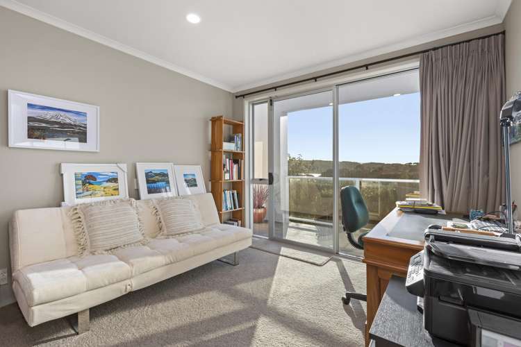 23d Violet Street Raglan_17