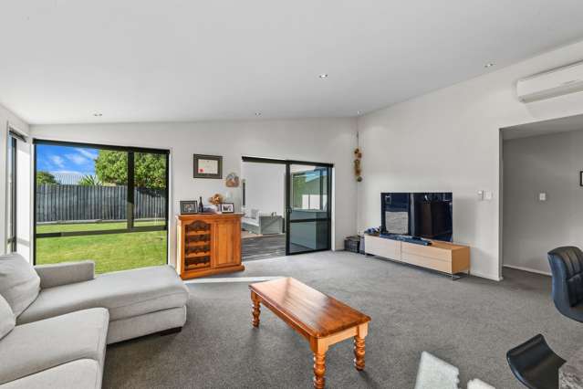 8 Tatahi Street Parklands_4