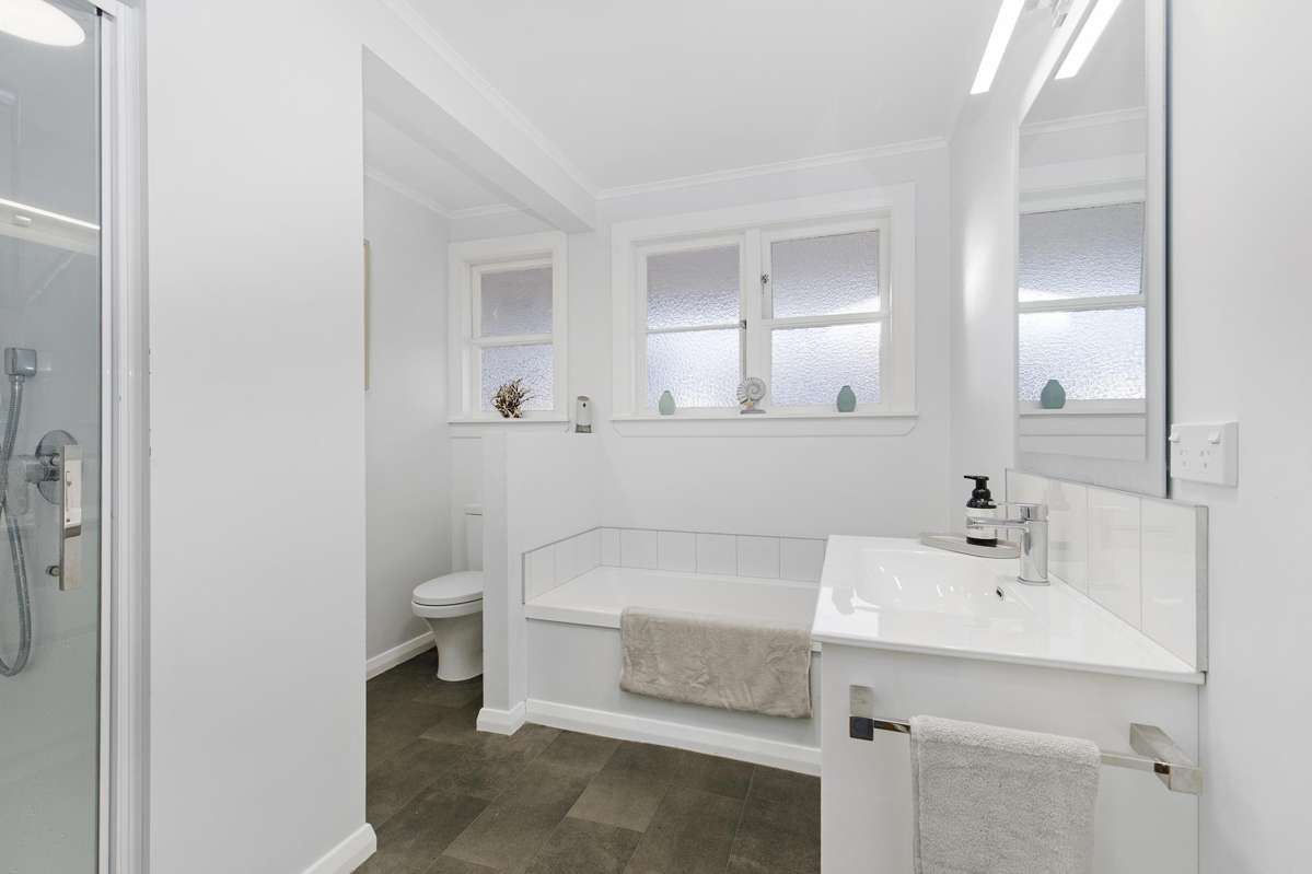 149 Stokes Valley Road_5