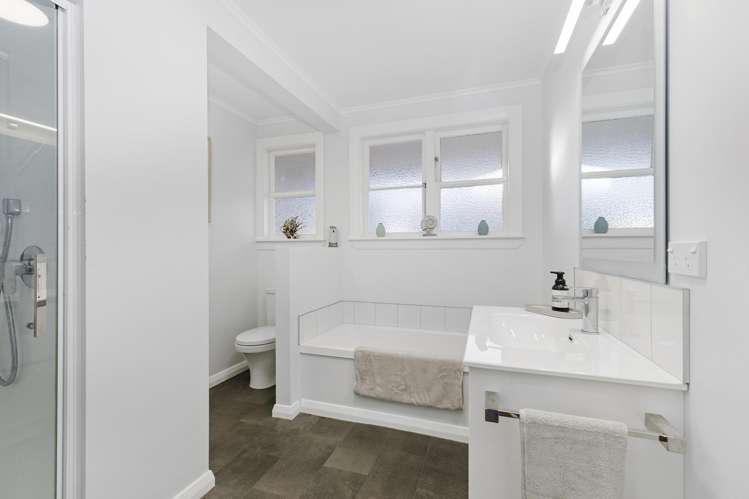 149 Stokes Valley Road Stokes Valley_9