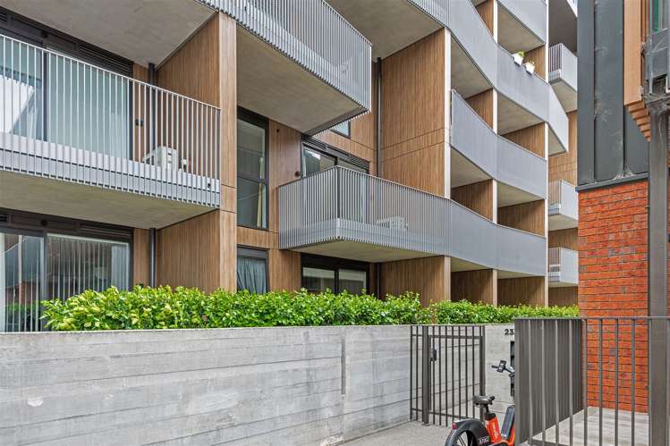 108/231 Madras Street_1