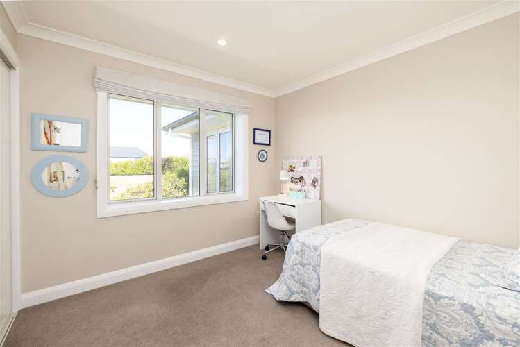 76 Carnaveron Drive Lincoln_15